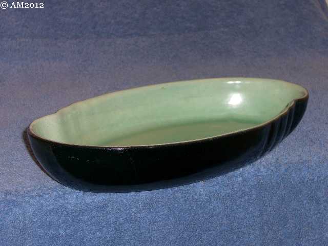 205 Low Bowl glazed black with jade green interior